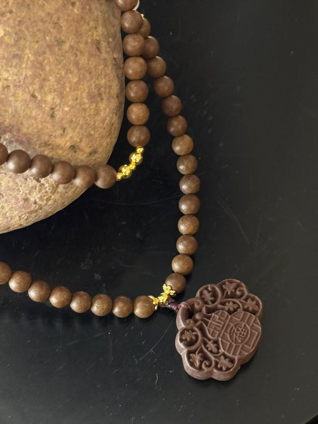 The Remedy Strand “Herbal Harmony Pendant” – 8mm Botanical Neck Aroma Charm