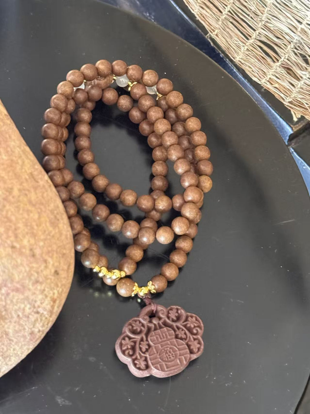 The Remedy Strand “Herbal Harmony Pendant” – 8mm Botanical Neck Aroma Charm