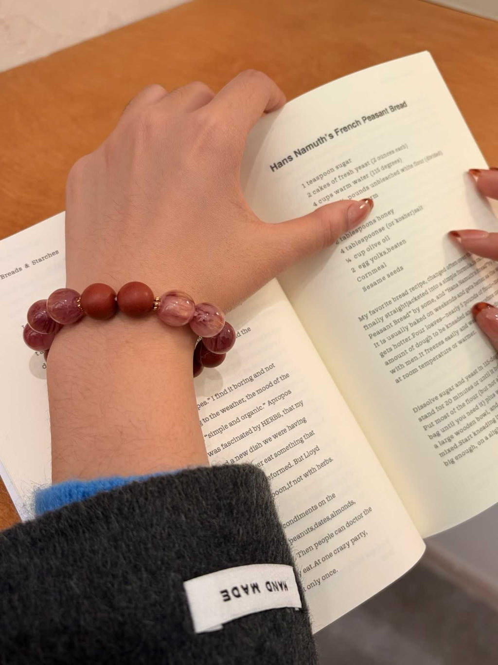 Aromatherapy Glass Bead Bracelet – Natural Resin & Floral Blend for Calm & Balance